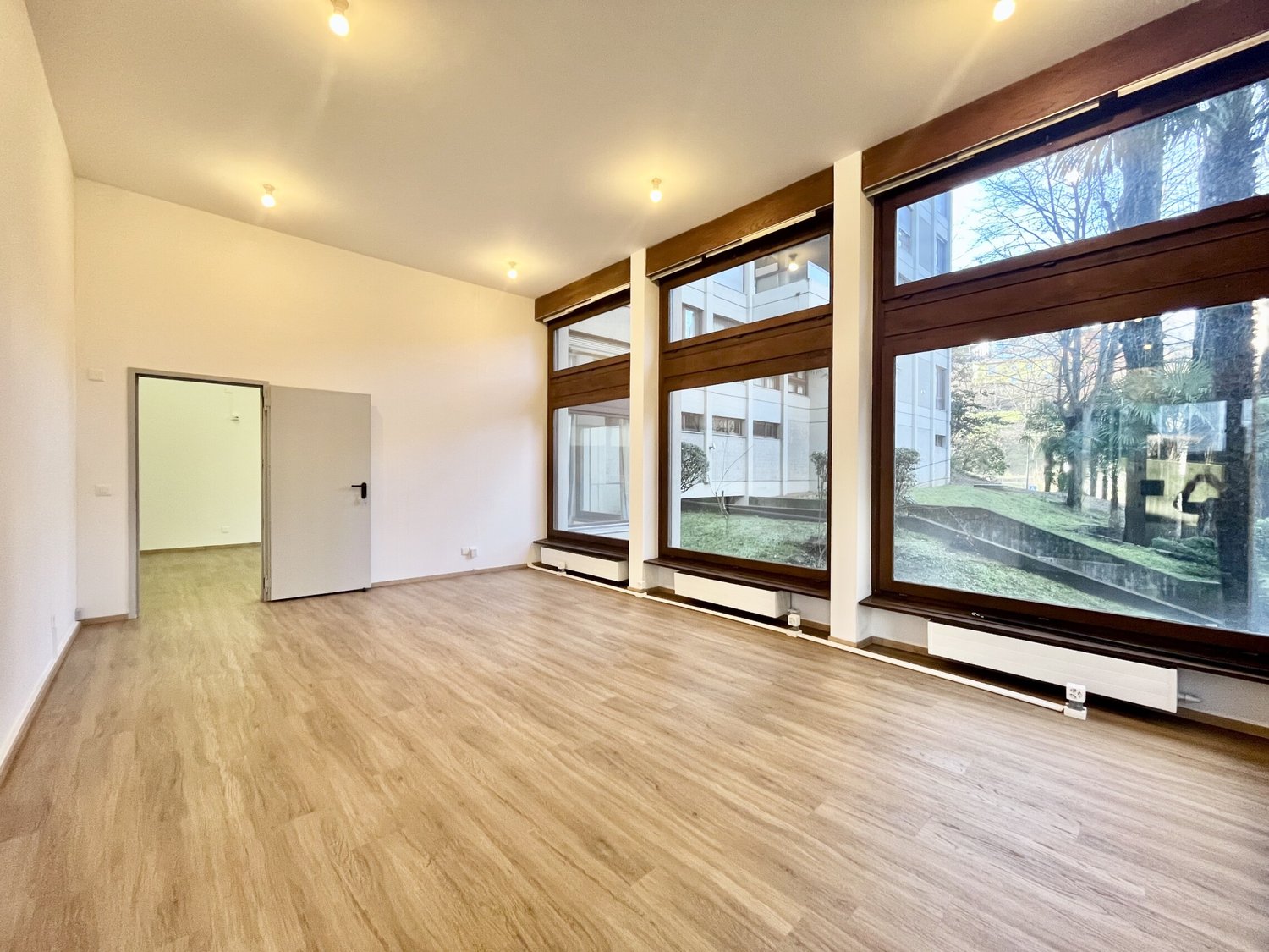 65m² living / commercial building, foto 3 di 10