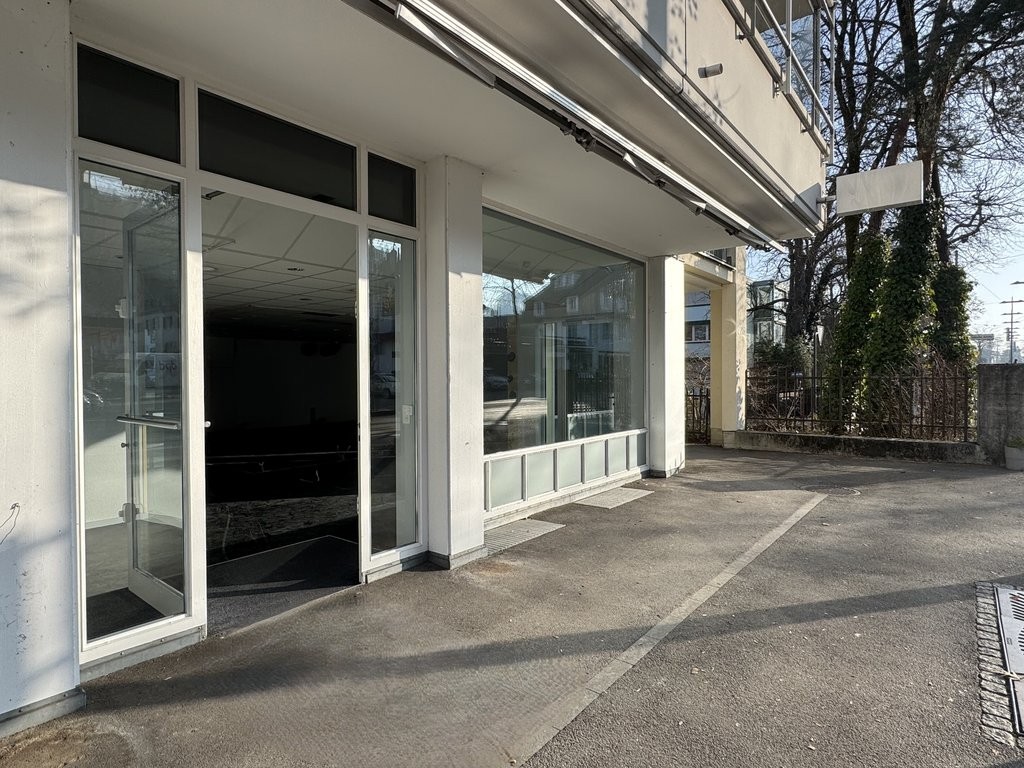 negozio di 107m²