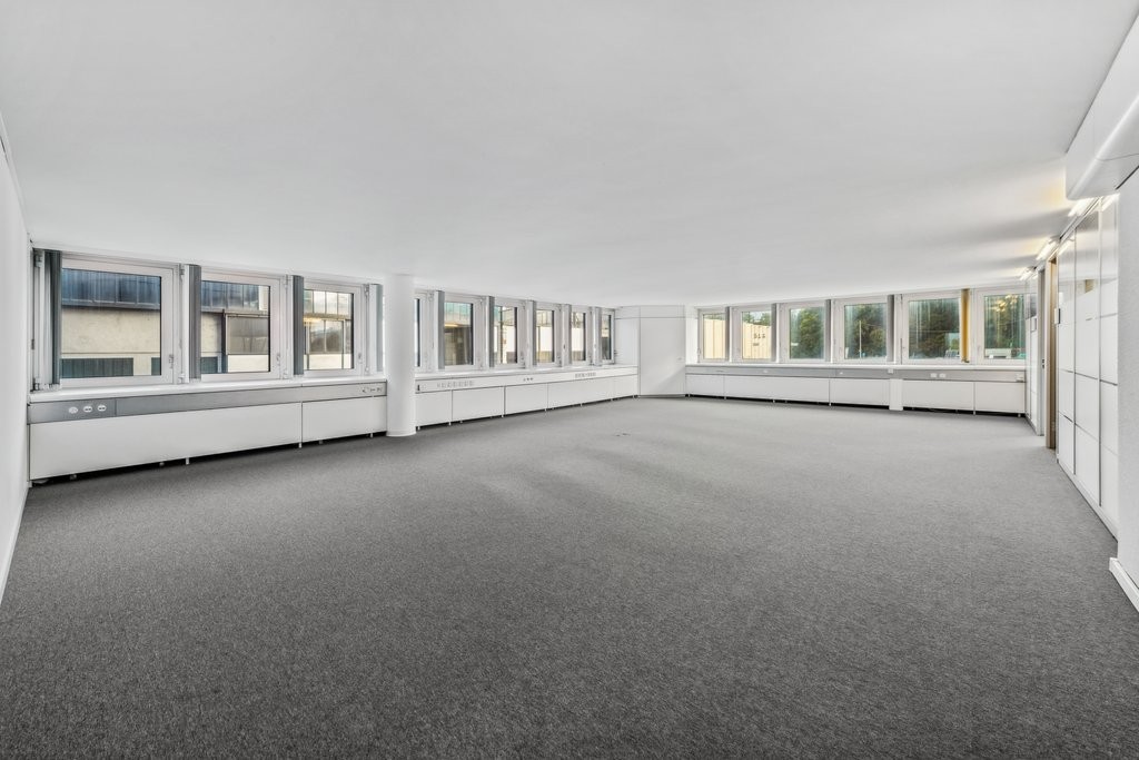 255m² office