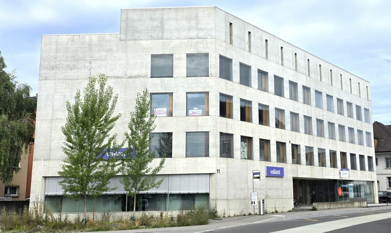65m² commercial