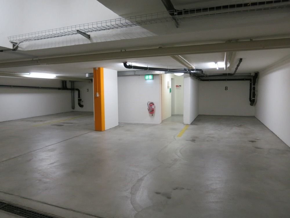 Posto auto interrato, foto 2 di 2