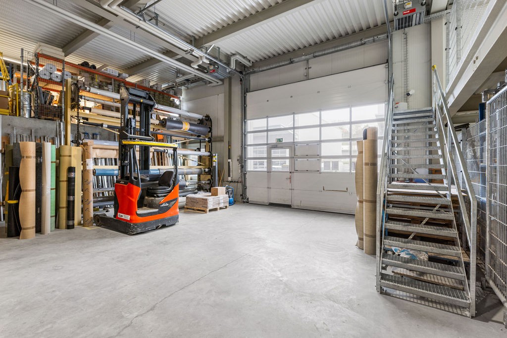 500-1000m² oggetto industriale