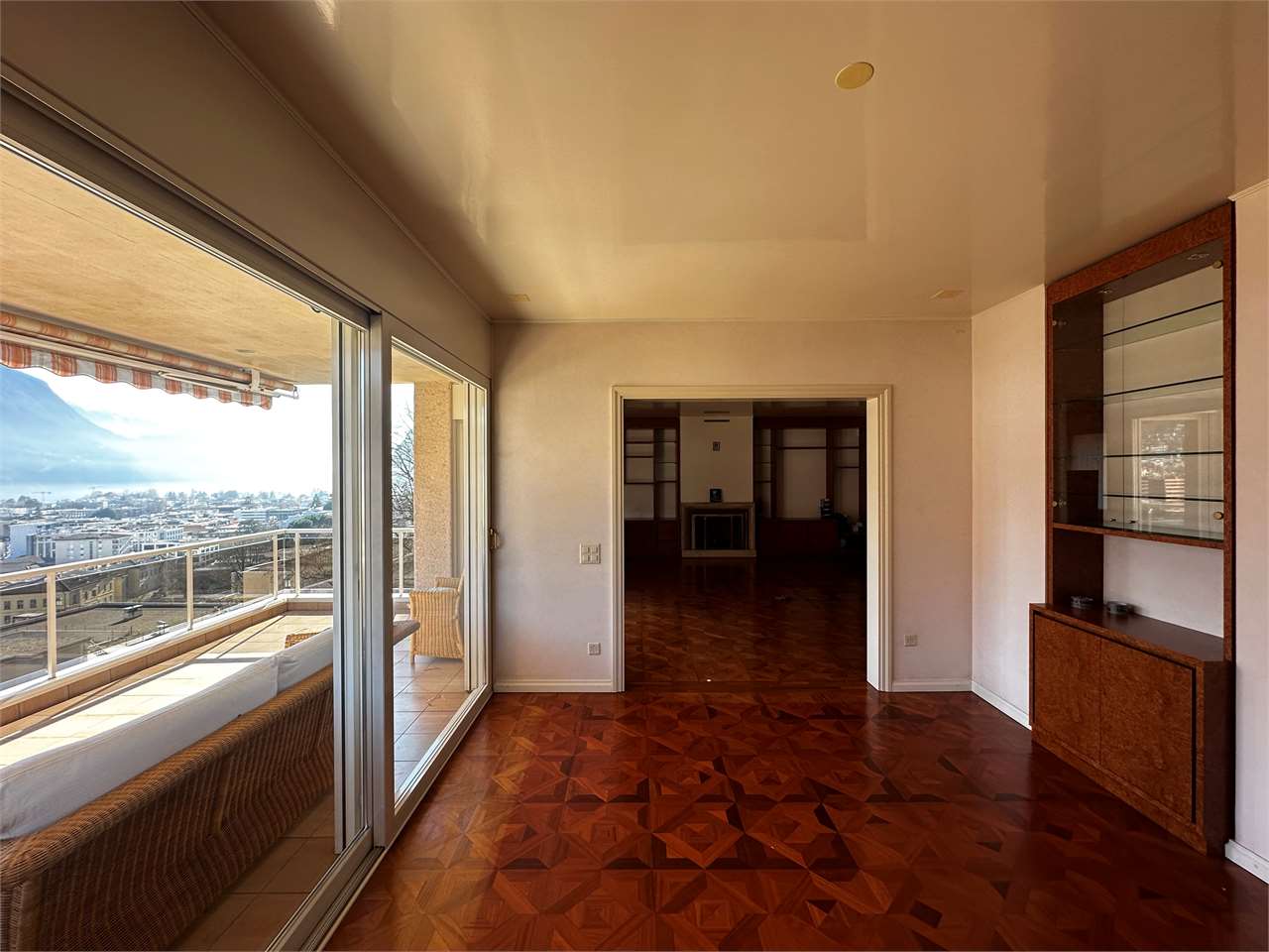 9 rooms apartment, foto 4 di 10