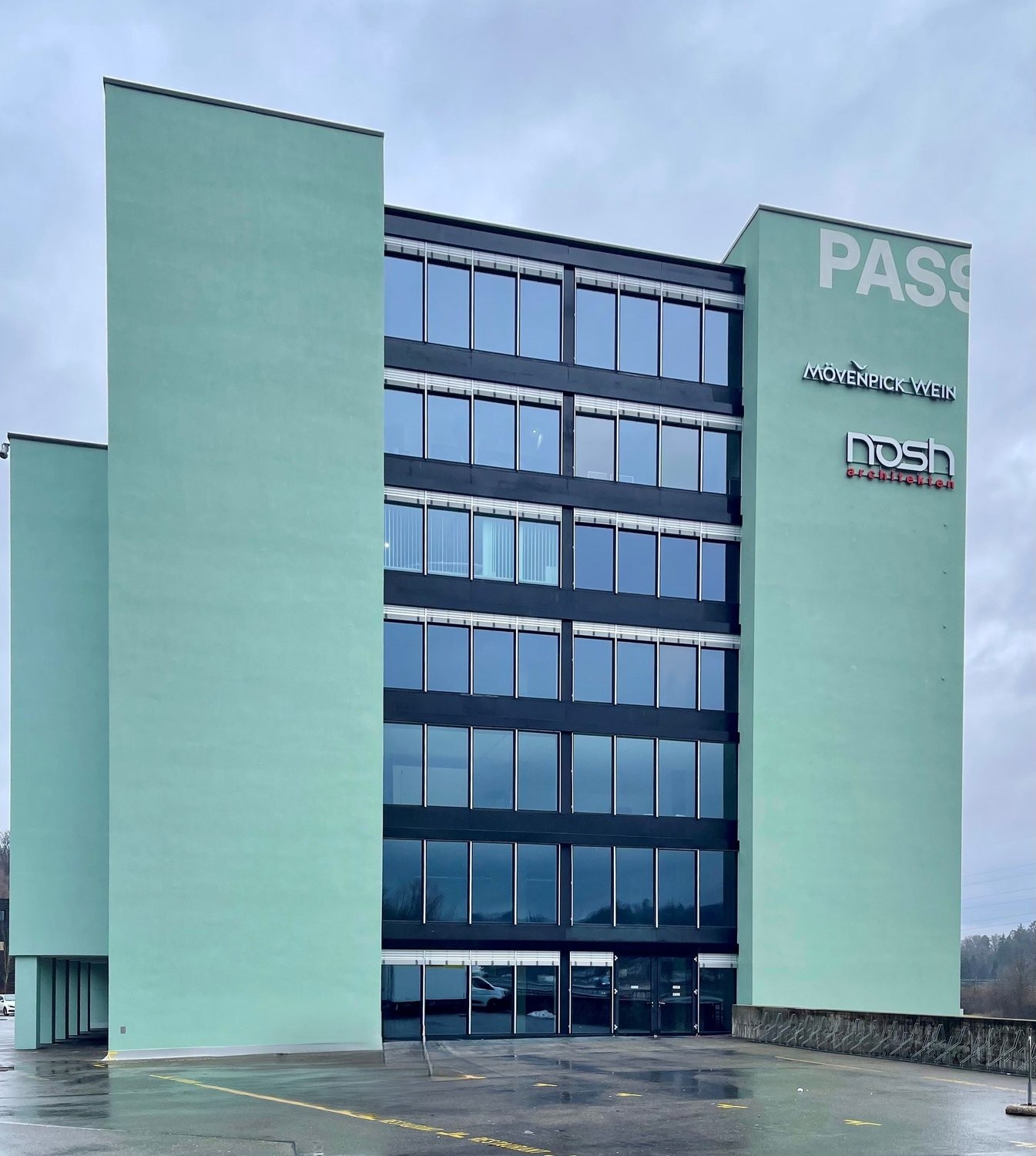 274m² commerciale