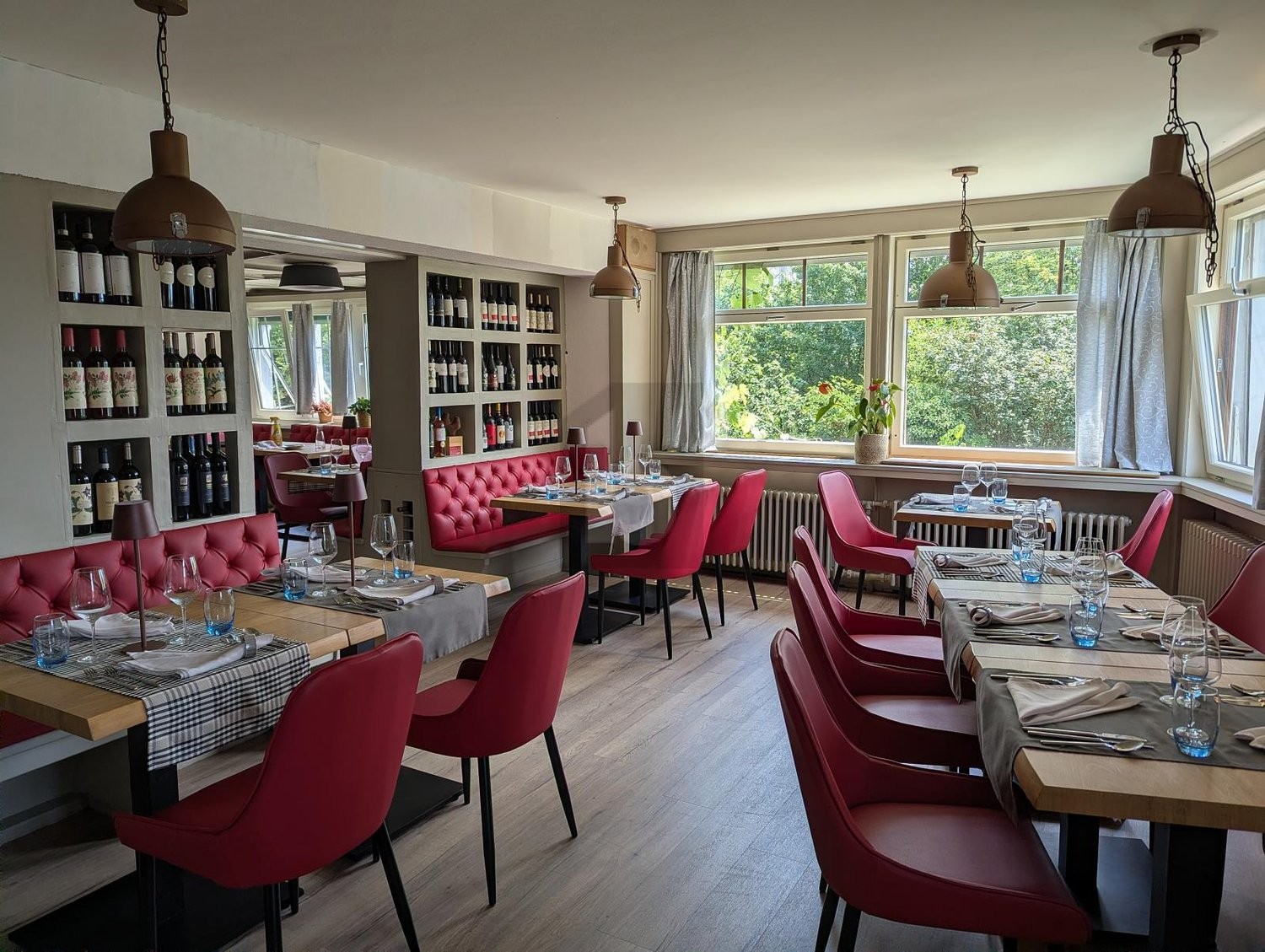 Ristorante di 300m²