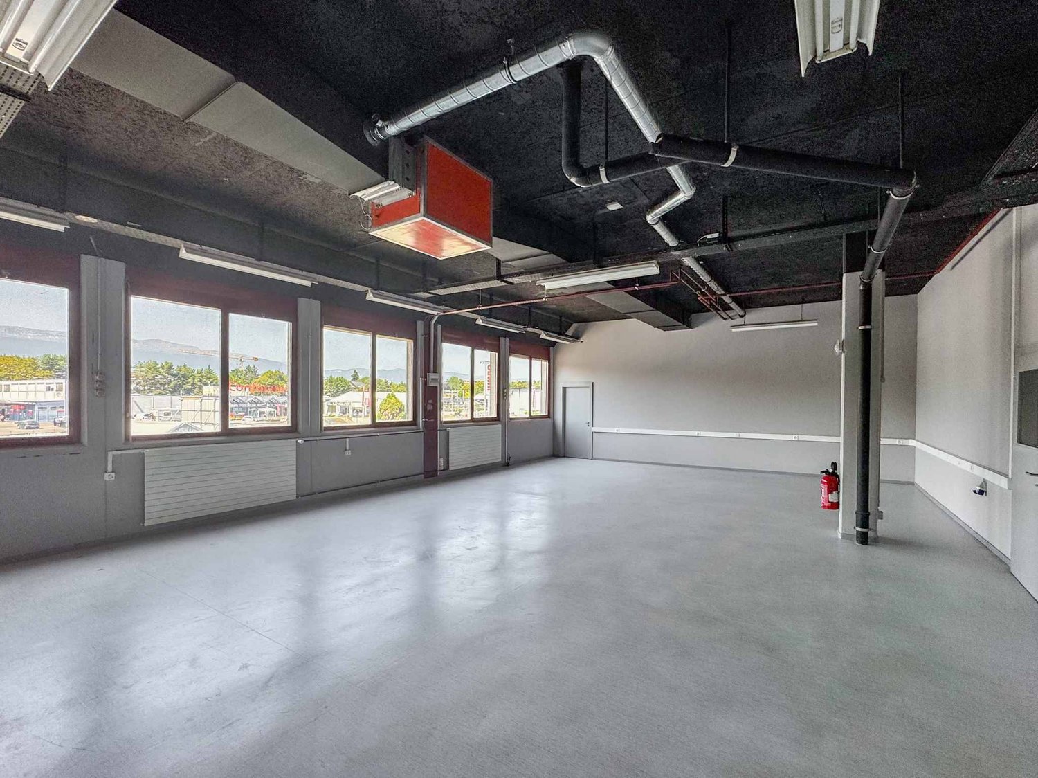 365m² commerciale