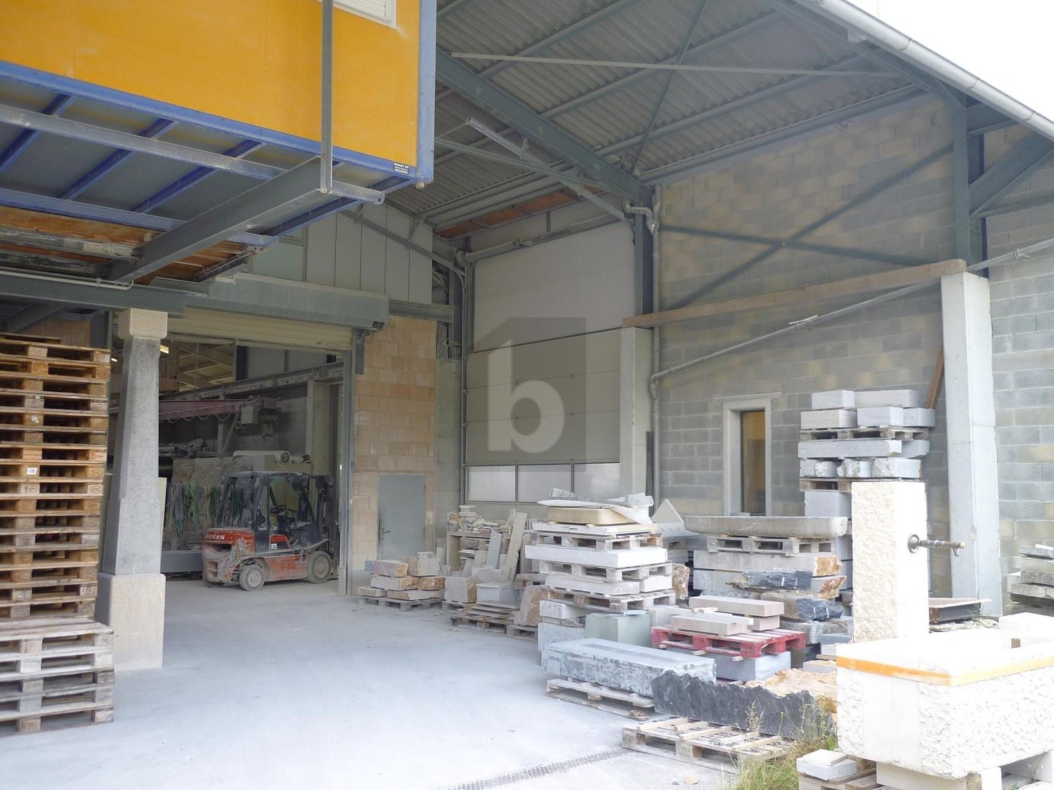 297m² industrial object