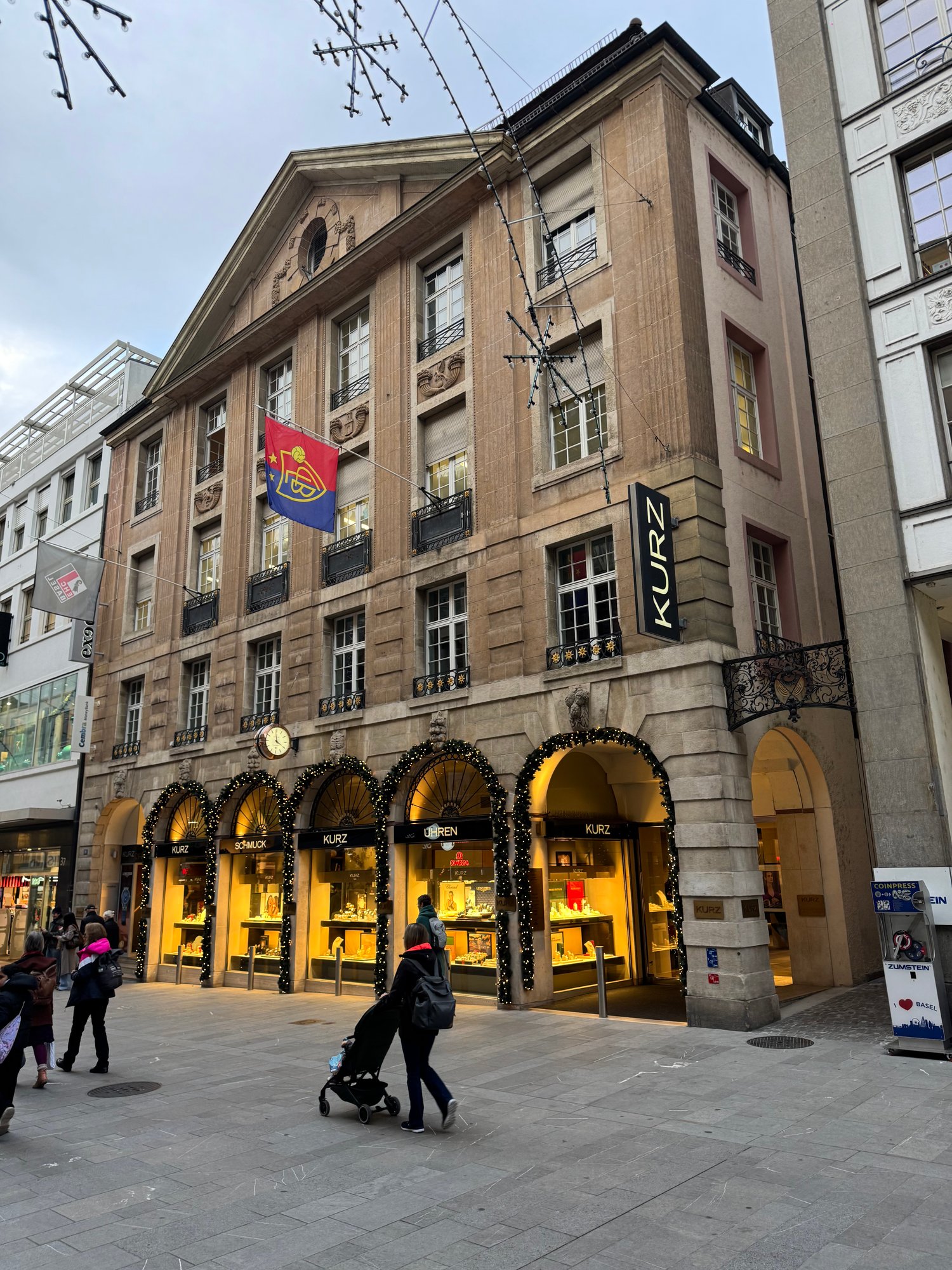395m² commerciale