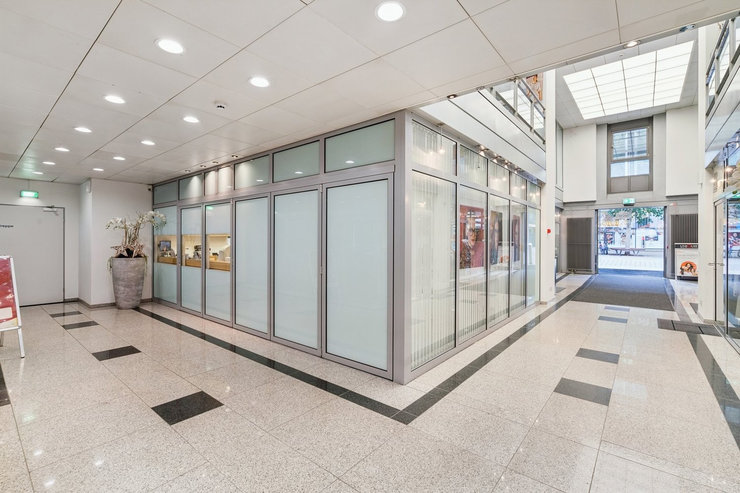 negozio di 72m²
