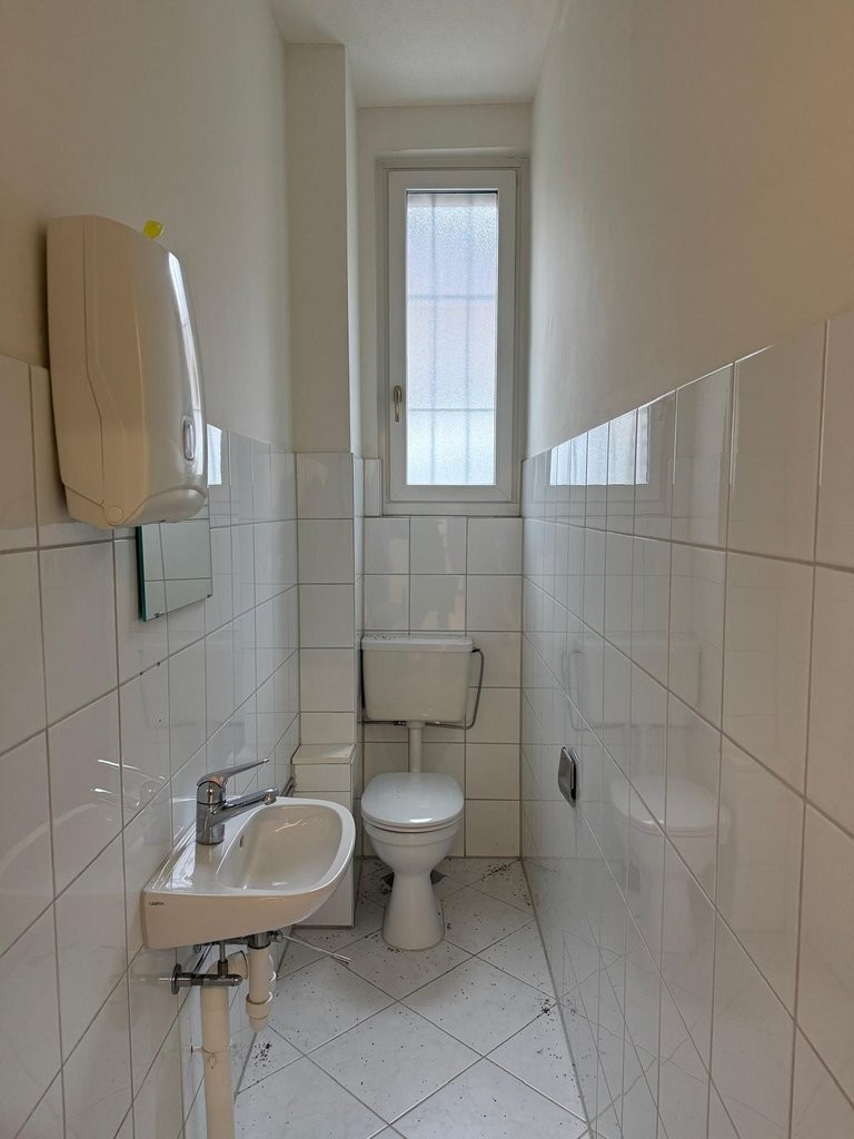 60m² negozio