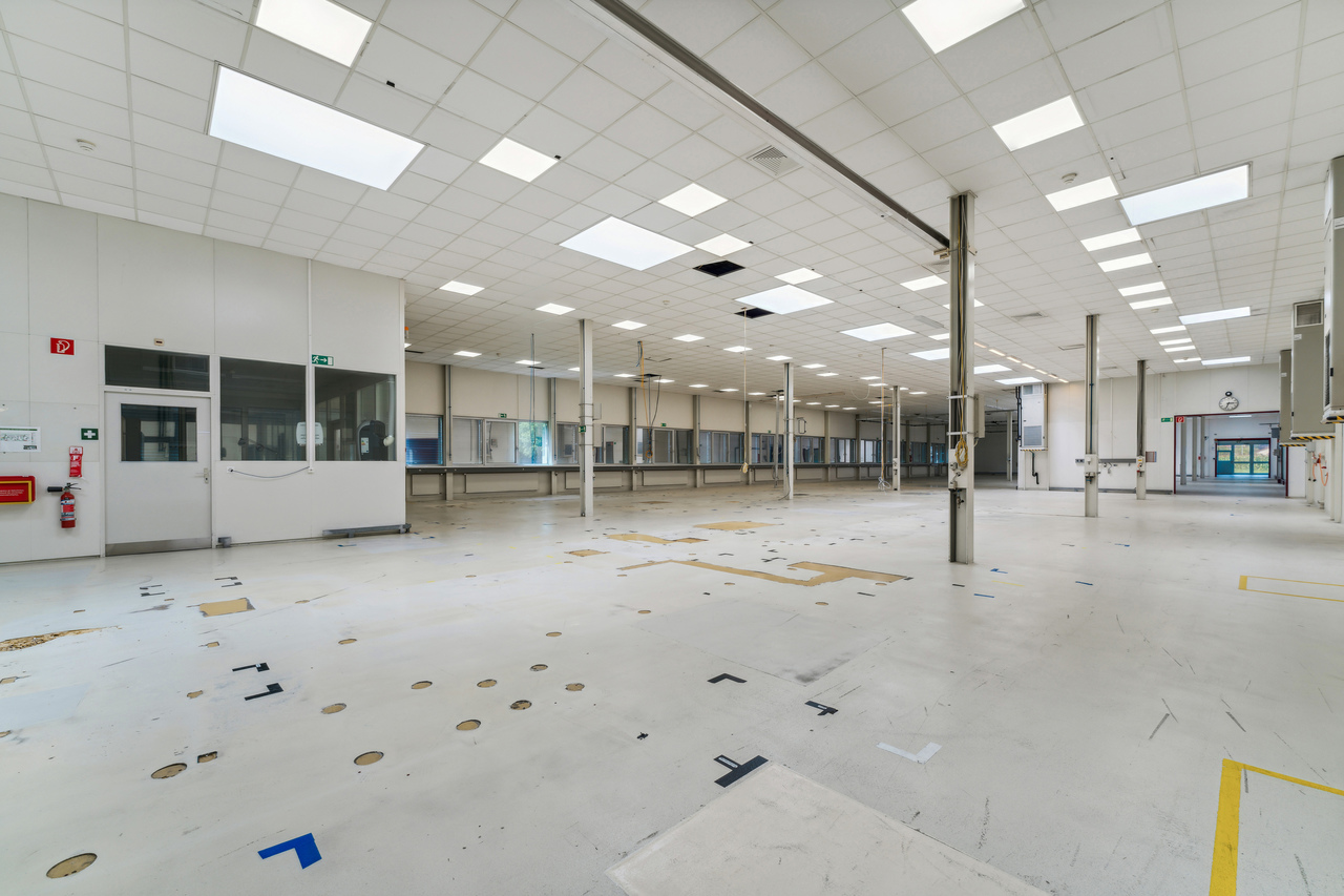 8400m² oggetto industriale