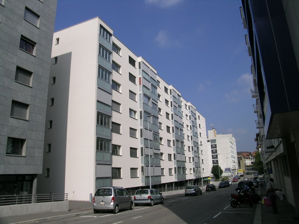 120m² storage room