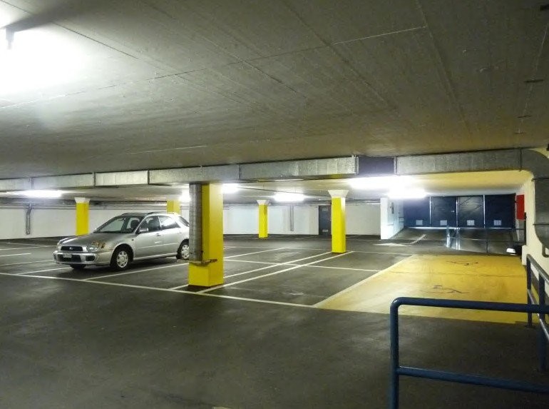 Posto auto sotterraneo di 12m²
