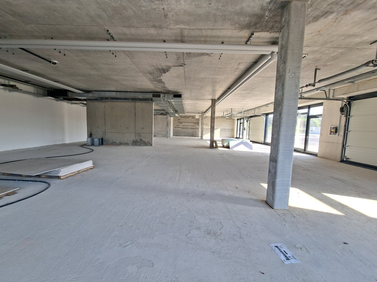 451m² commercial