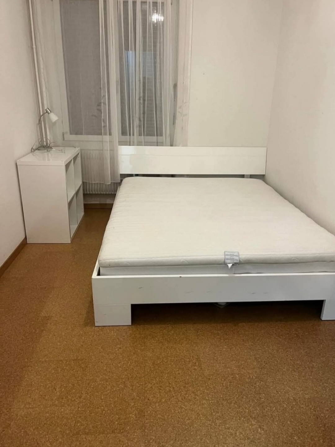 Camera in un appartamento condiviso, foto 2 di 5