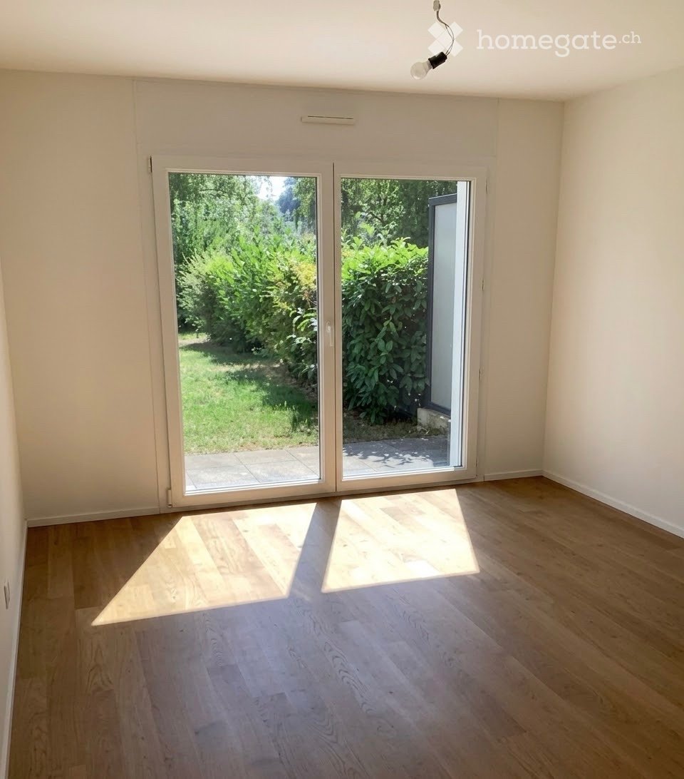 Appartamento di 2 locali

Subentro di locazione per 2 locali e mezzo moderno e nuovo con giardino, foto 1 di 5