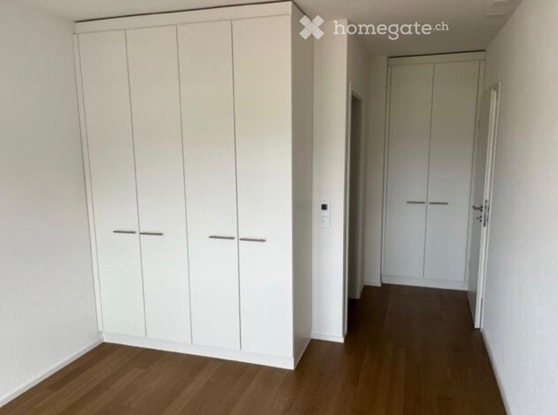 Appartamento di 2 locali

Subentro di locazione per 2 locali e mezzo moderno e nuovo con giardino, foto 4 di 5