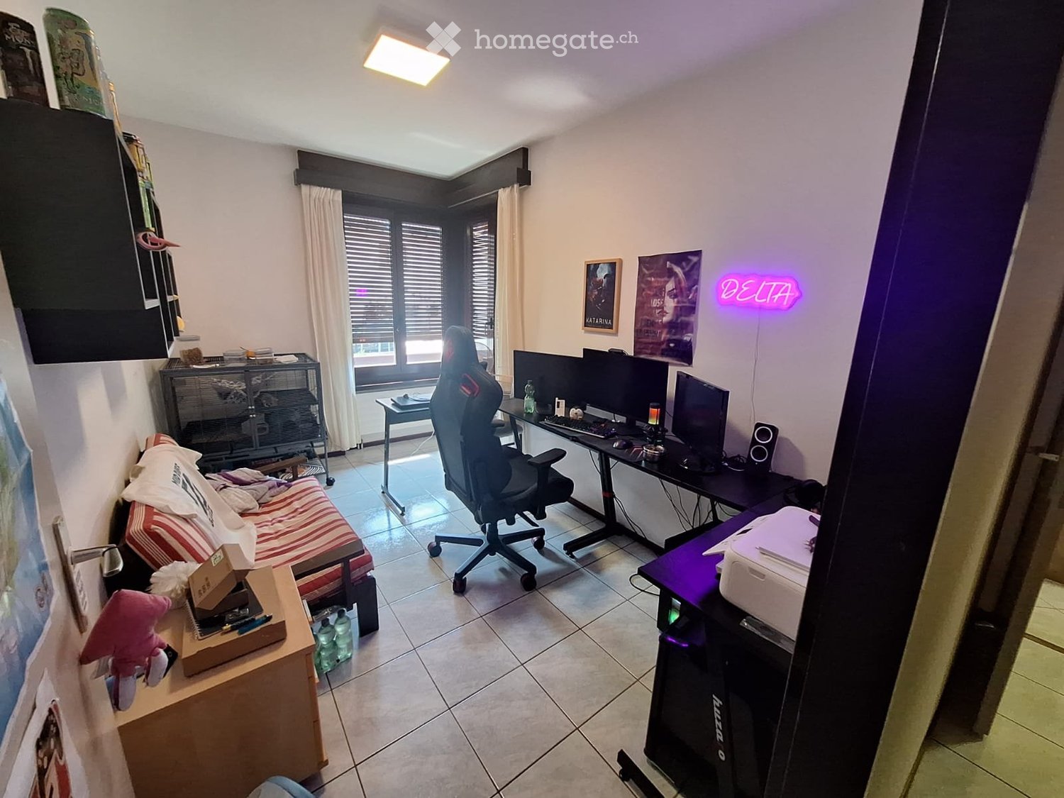 3 ½ Zimmer Wohnung","description":"3.5-Zimmer-Wohnung im EG. Bestehend aus: Entrée/Eingang mit Einbauschrank, Wohn-/Esszimmer mit Klimaanlage, Wohnküche mit Geschirrspüler, Flur für den Zugang zum Schlafbereich mit grossem Einbauschrank, grosses Elternschlafzimmer, kleines Zimmer, Badezimmer mit Bad