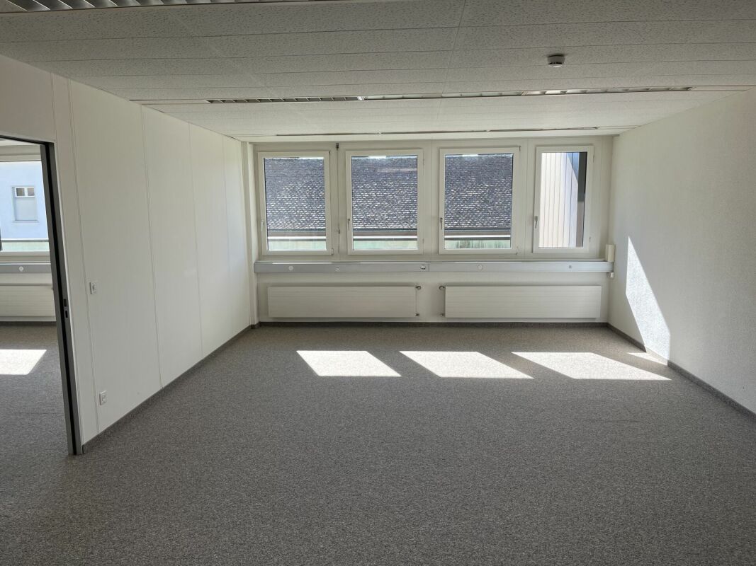 124m² practice

Developed office or practice space in the EKZ Müli Märt 

In the EKZ Müli Märt, we are renting out a developed rental area immediately. This is ideally suited for various uses: office, practice, commercial, training, etc. 

No matter how you use the rental area, you will benefit from