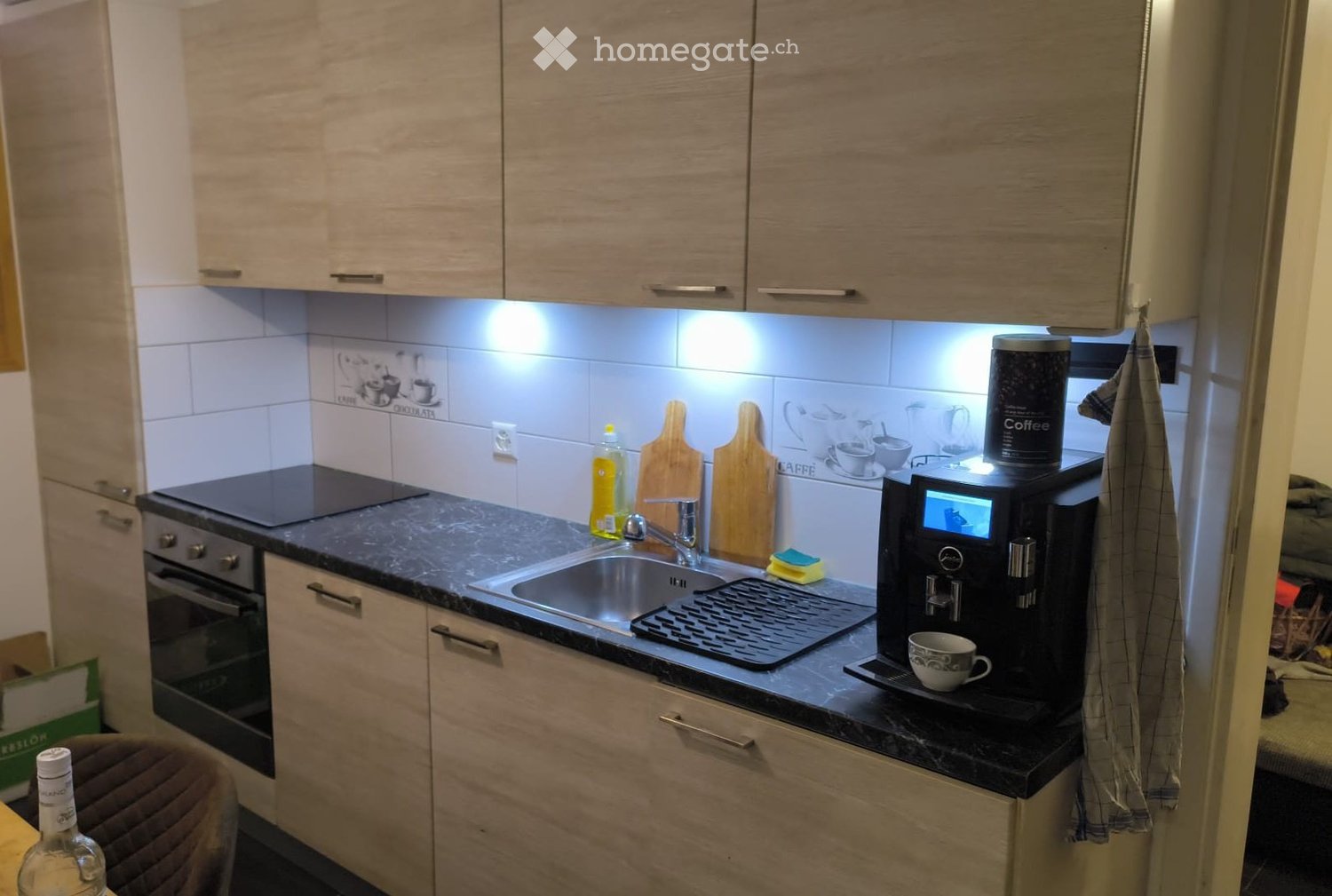 Appartamento di 3 locali
Contratto di locazione da consegnare al più presto.
Balcone + terrazza, vista eccezionale.
Posti auto compresi