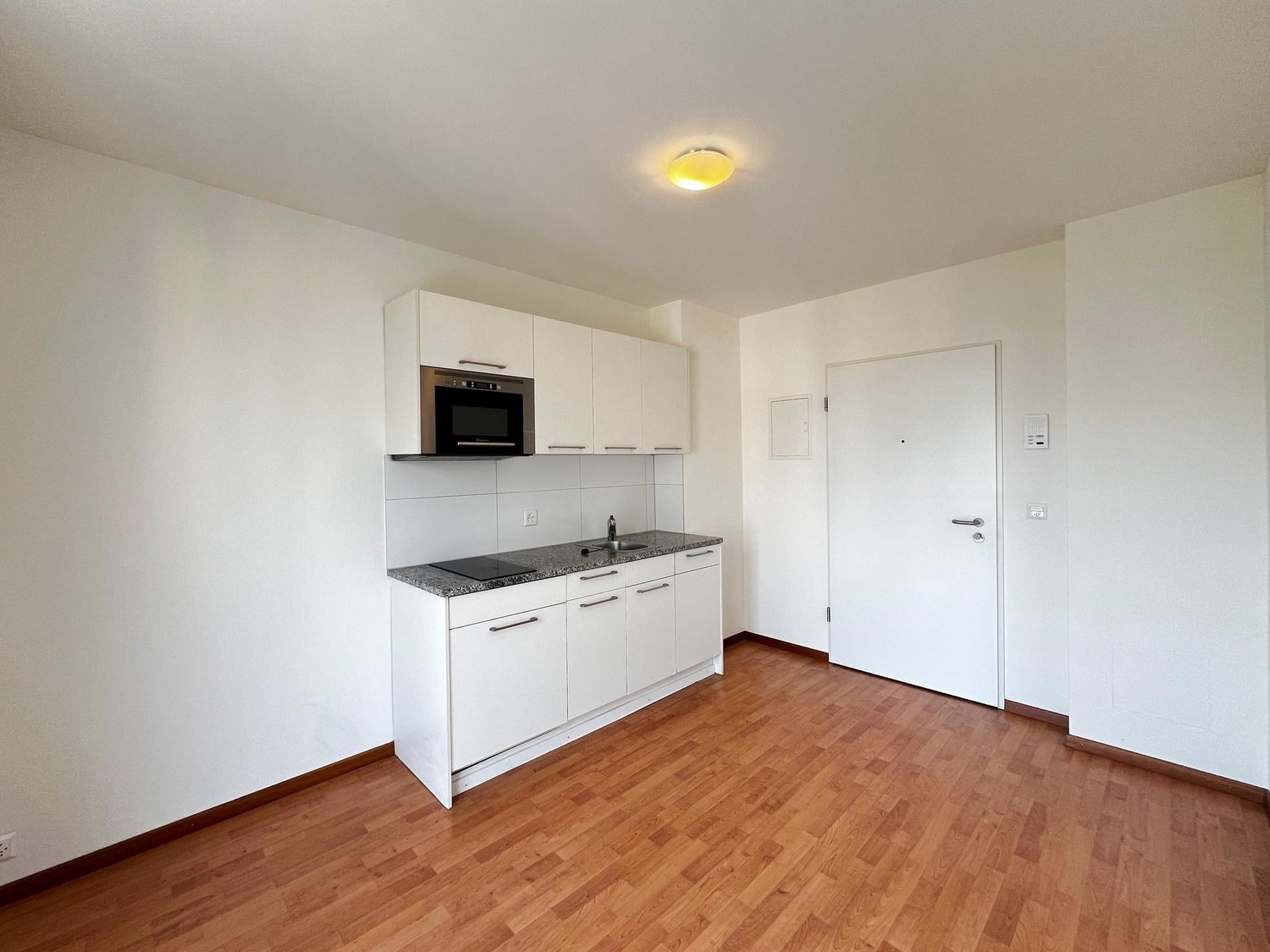 Appartamento di 2 ½ locali, foto 2 di 8