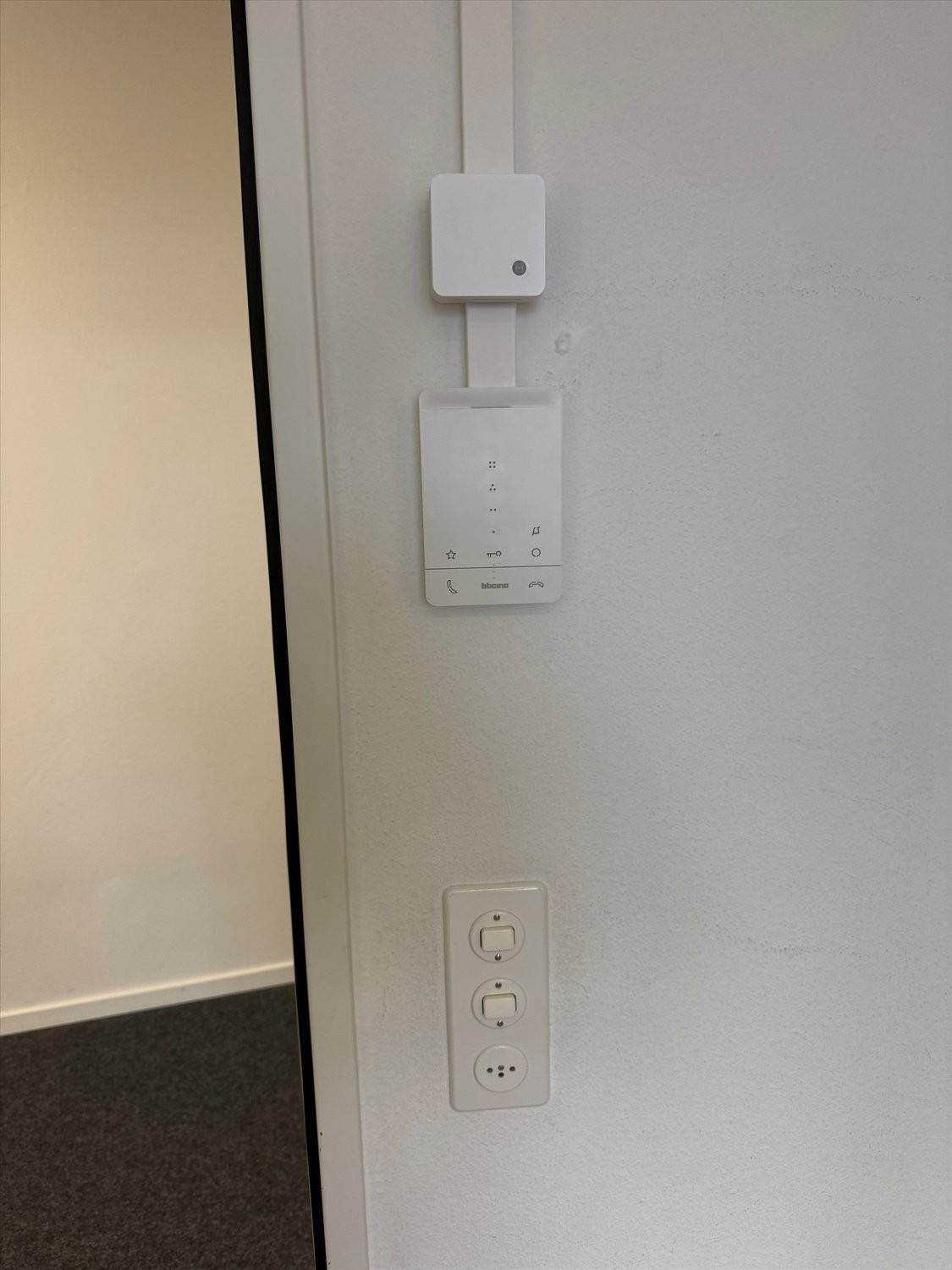24m² office
