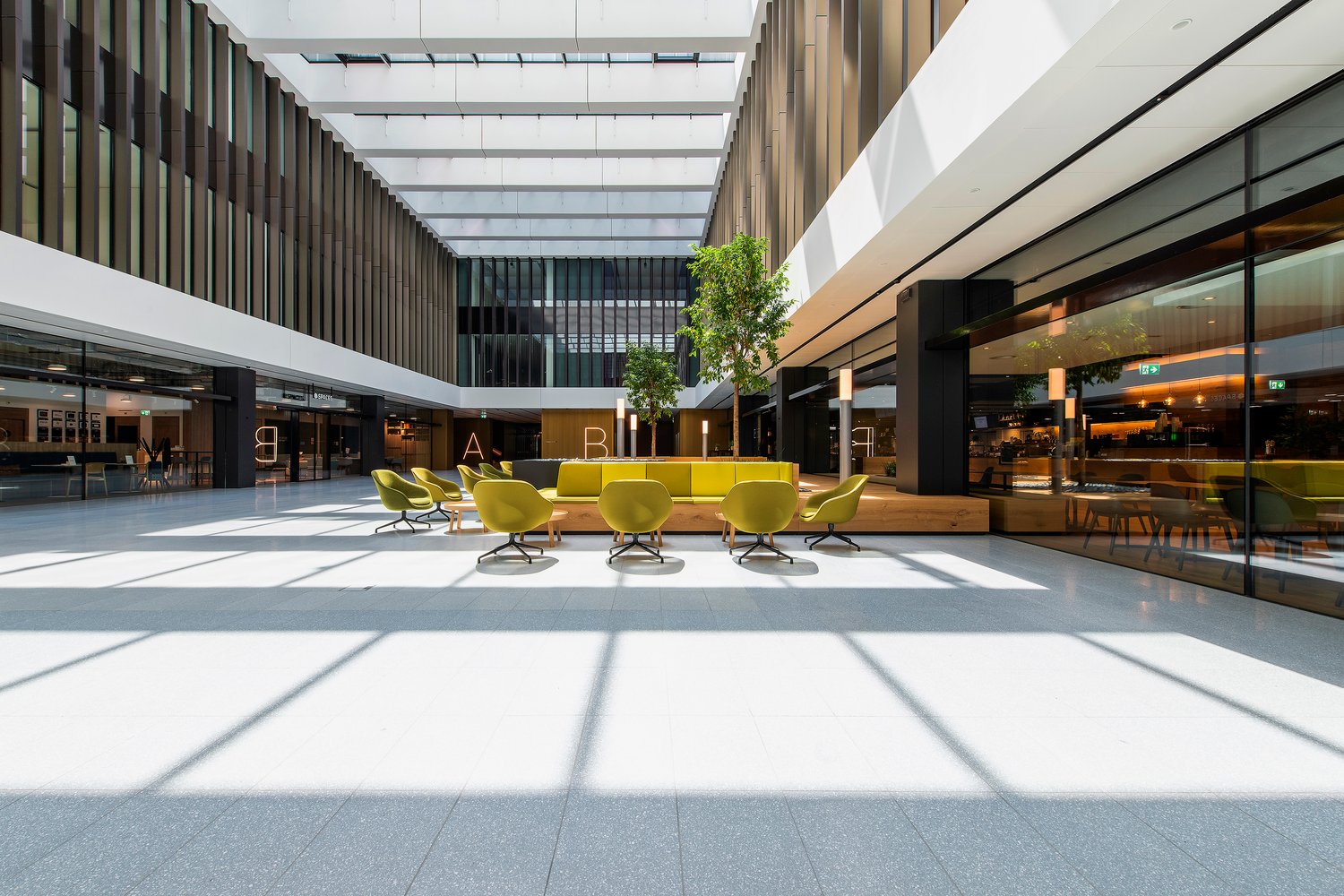 Ufficio di 1183m²