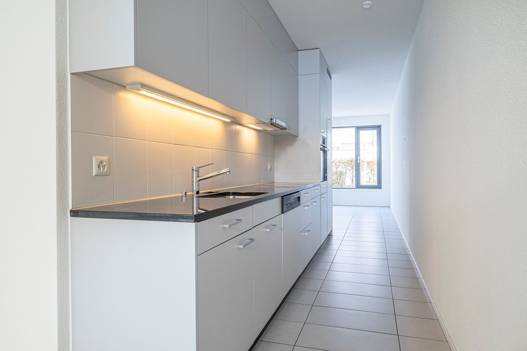 85m² commercial