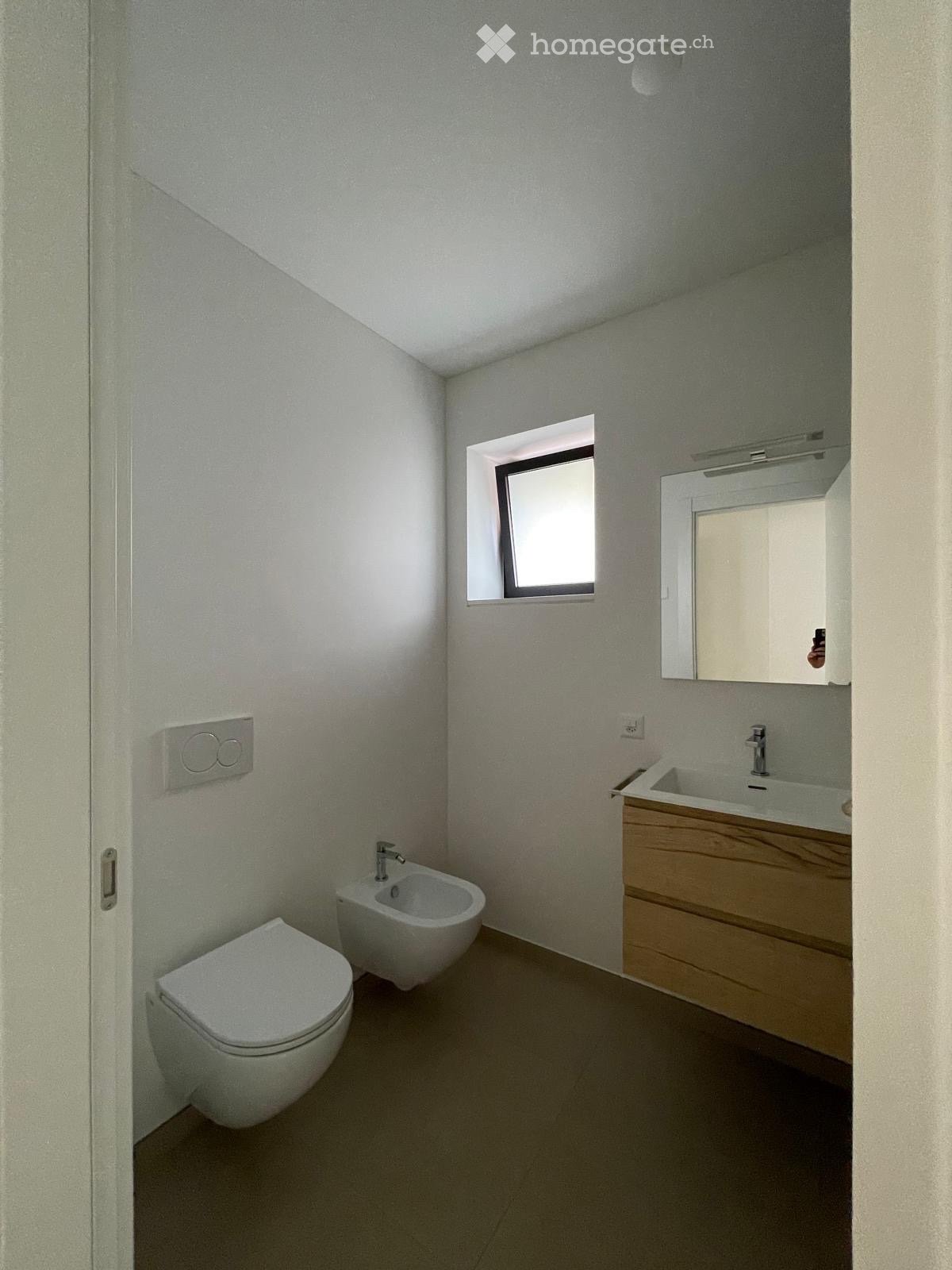 5 rooms apartment