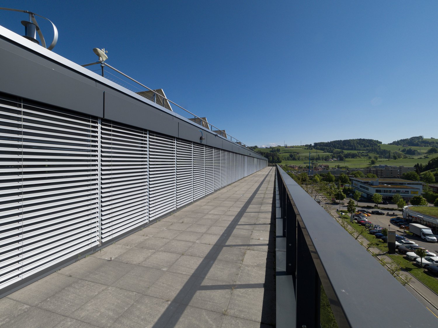 386m² office