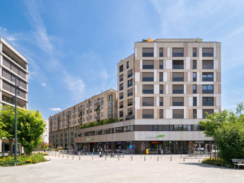 79m² arcade