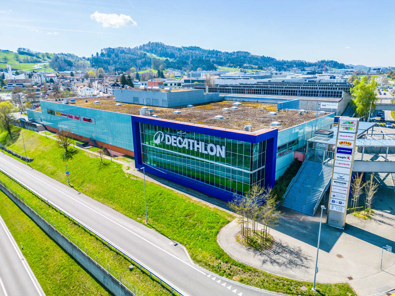 375m² shopping centre