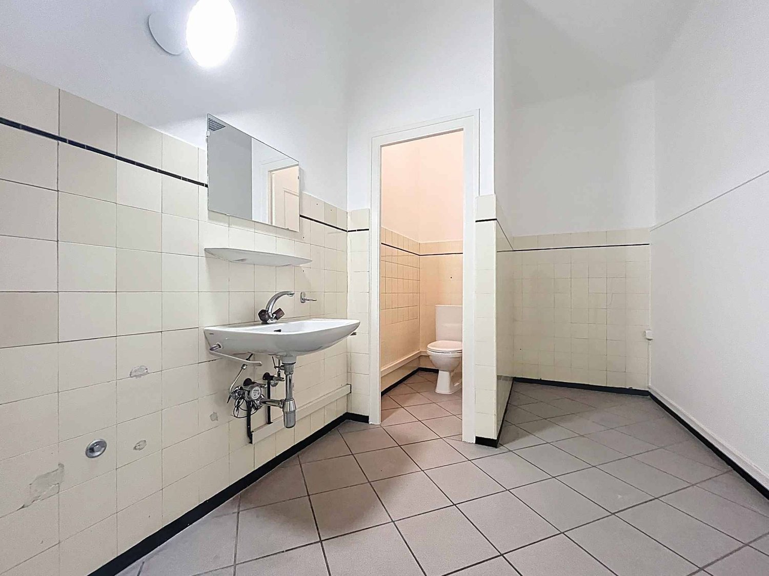 410m² commercial