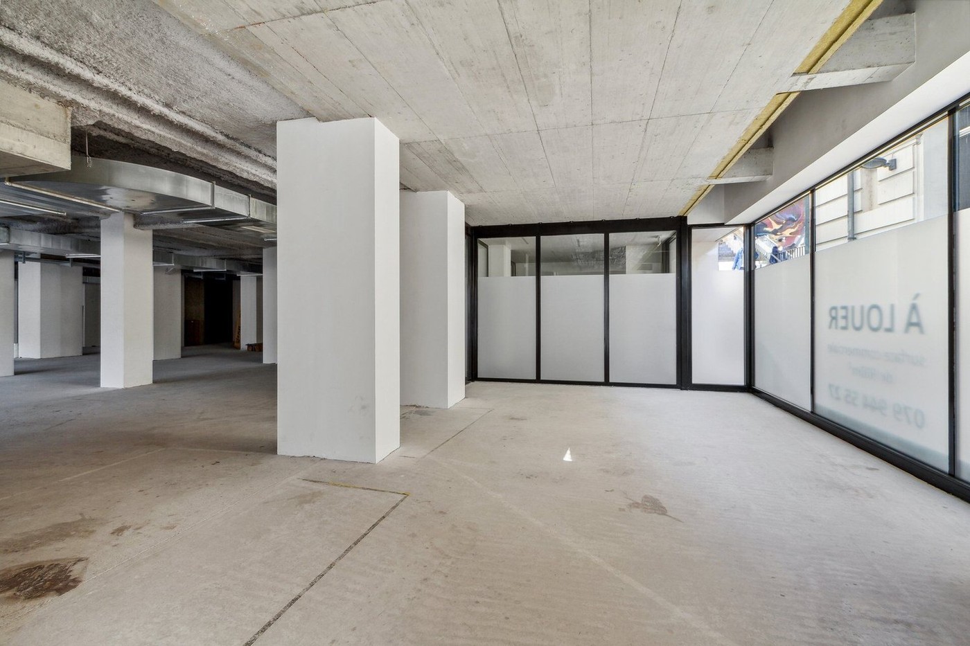 909m² negozio