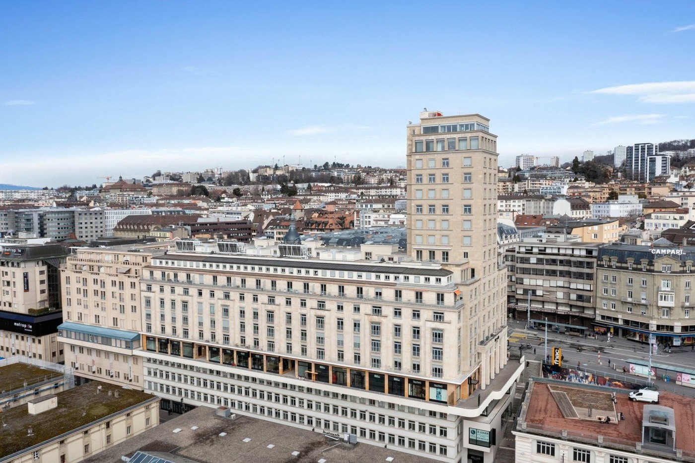 909m² negozio