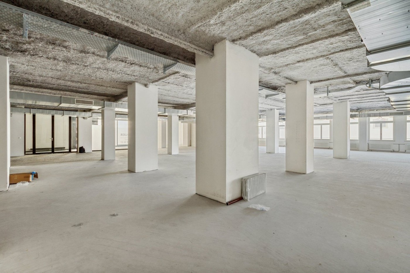 909m² negozio
