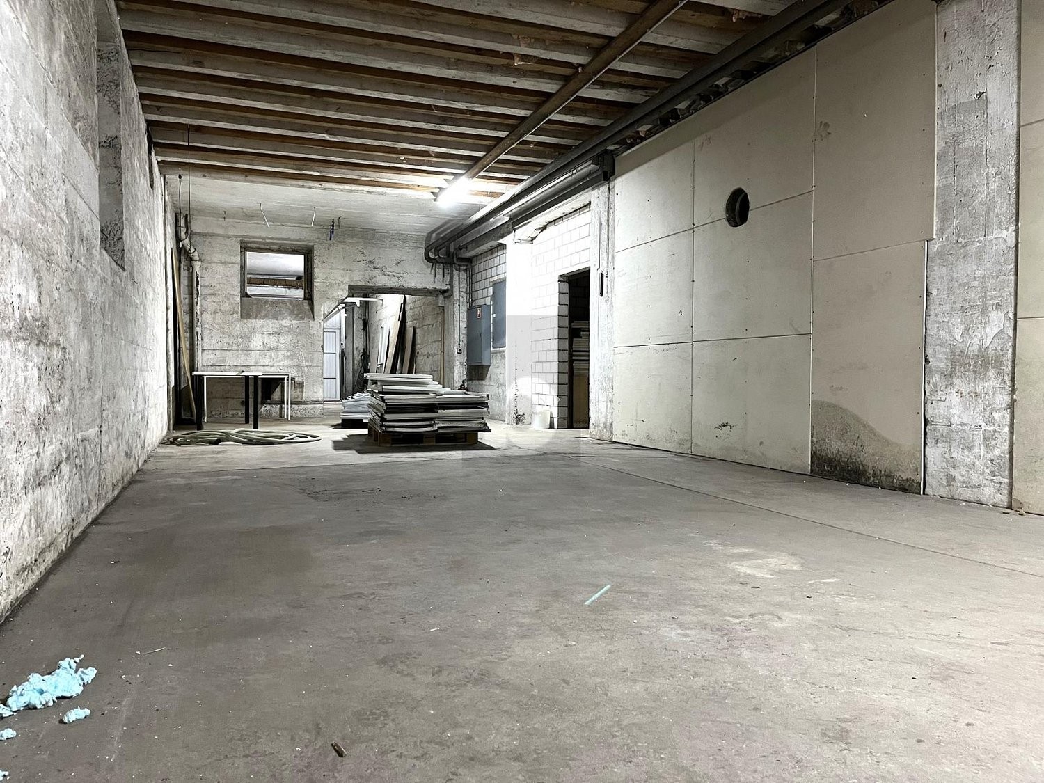350m² de local de stockage