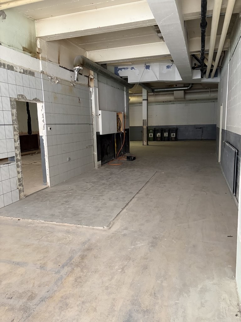 284m² arcade