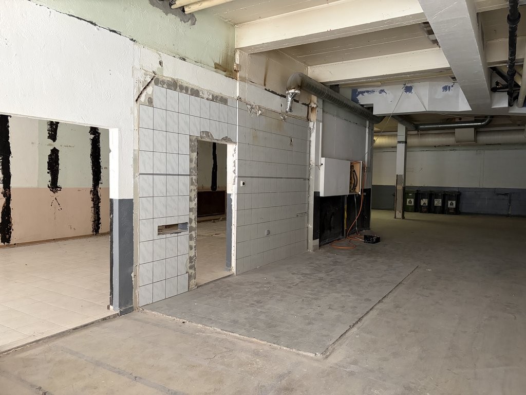 284m² arcade