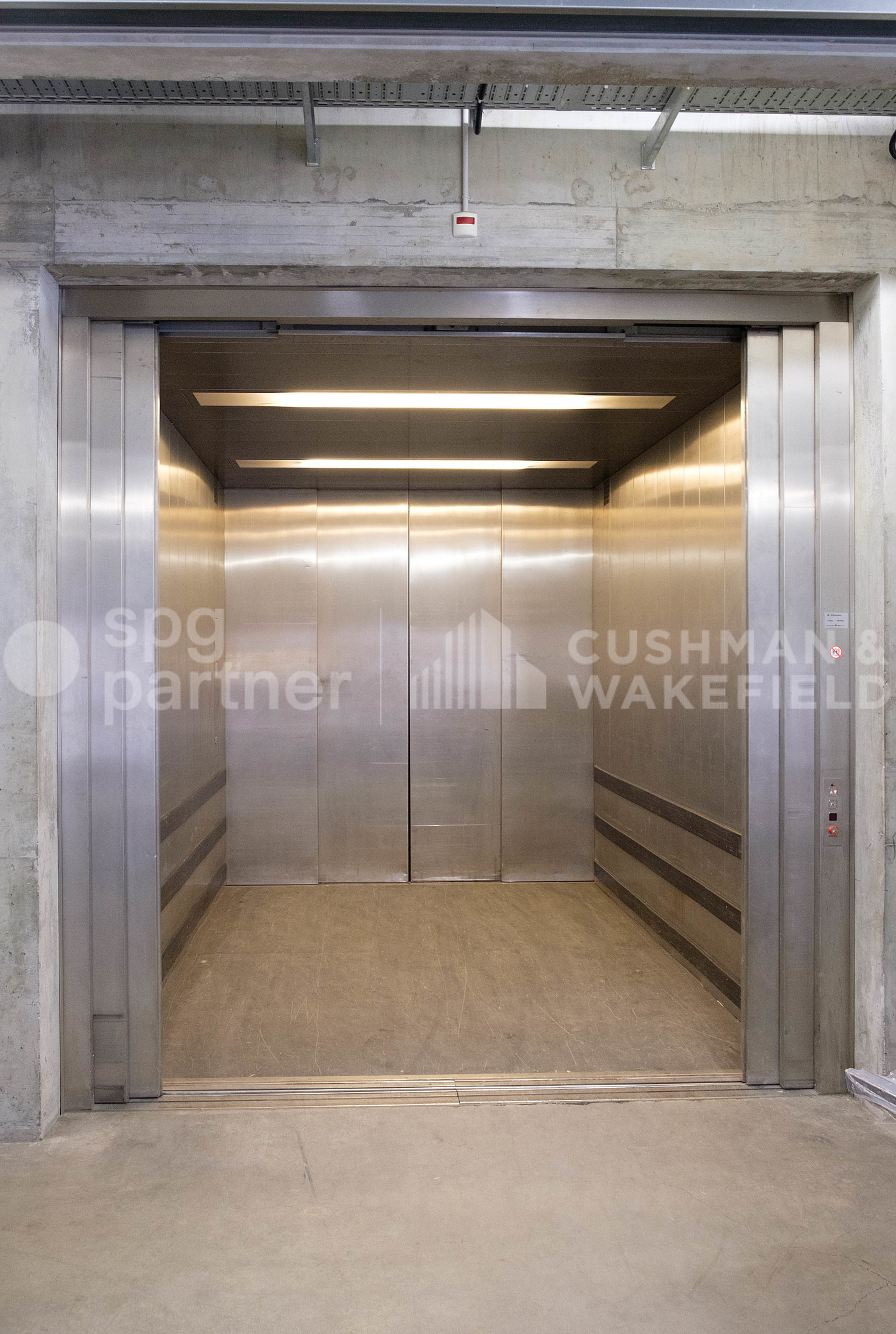 700m² commerciale