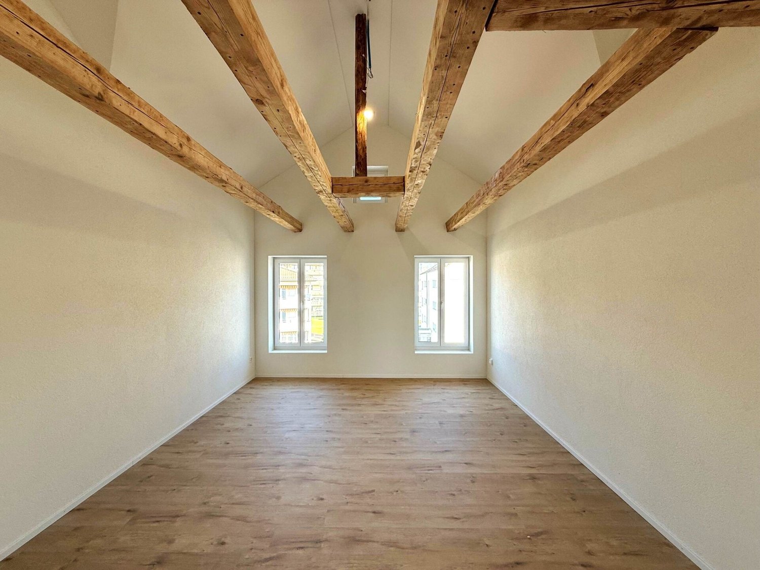 appartamento mansardato di 2 ½ locali, foto 2 di 8
