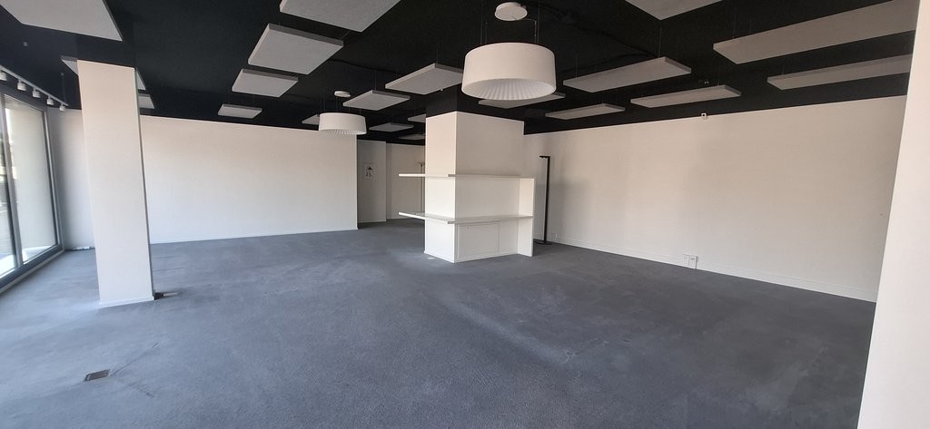 128m² arcade