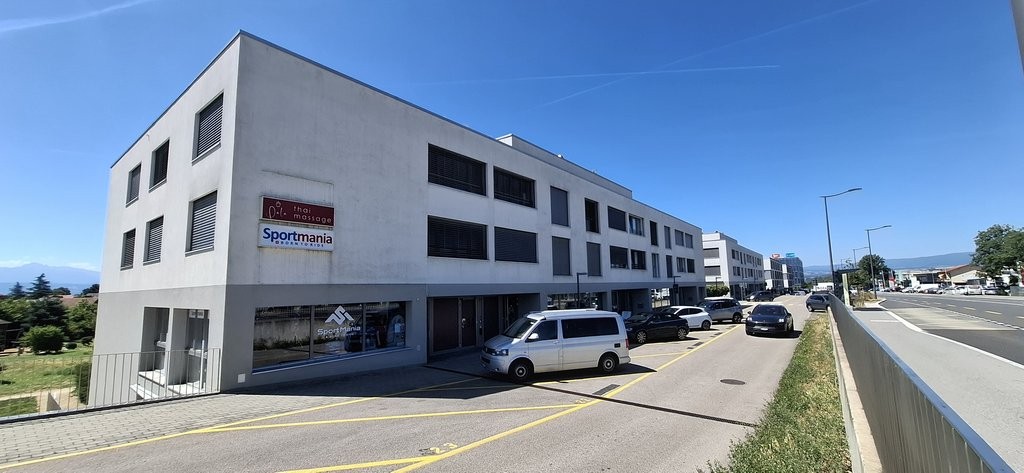 128m² arcade