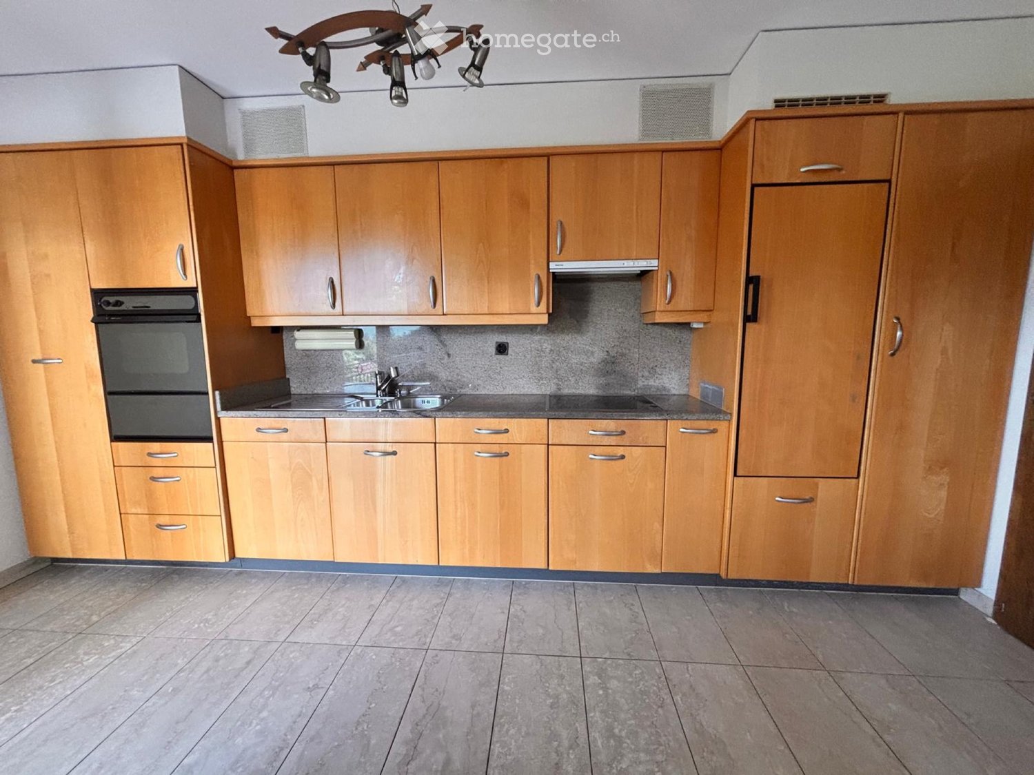 Villa familiare a St Germain Savièse, vicino al villaggio, scuole, negozi, impianti sportivi, vista mozzafiato a sud sulle Alpi, 2 garage, foto 4 di 5