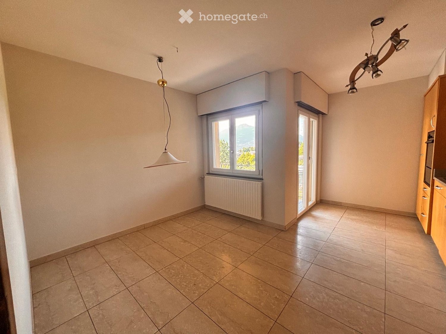 Villa familiare a St Germain Savièse, vicino al villaggio, scuole, negozi, impianti sportivi, vista mozzafiato a sud sulle Alpi, 2 garage, foto 3 di 5