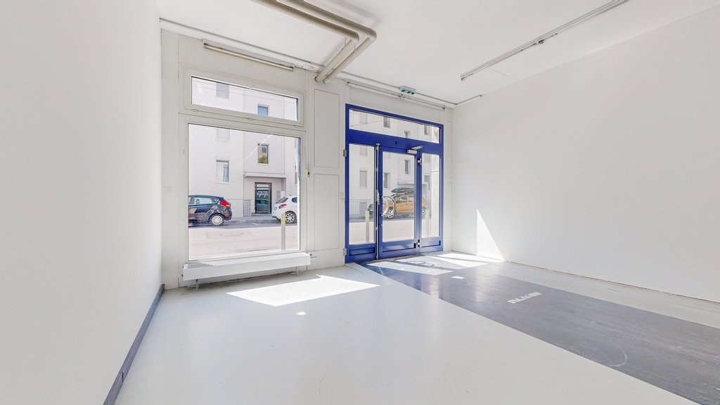negozio di 244m²