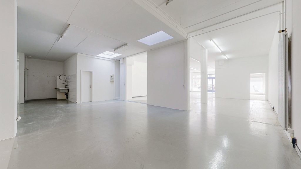 negozio di 244m²