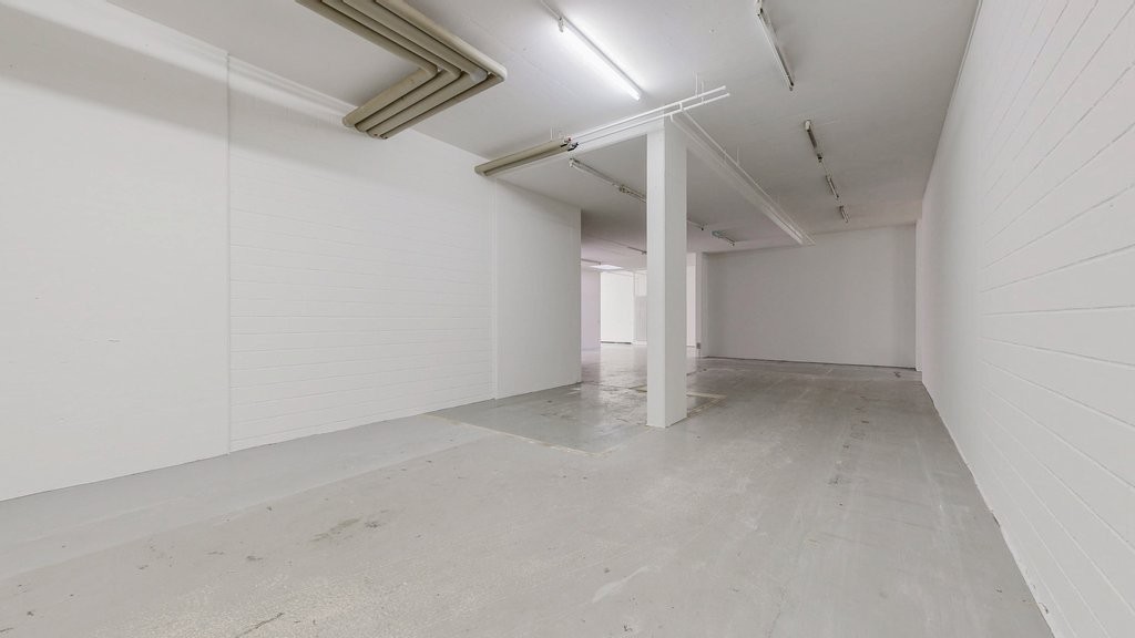 negozio di 244m²