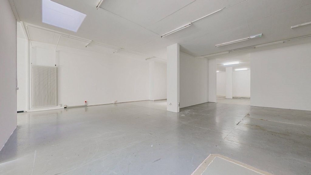negozio di 244m²