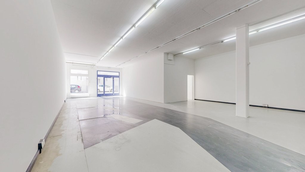 negozio di 244m²